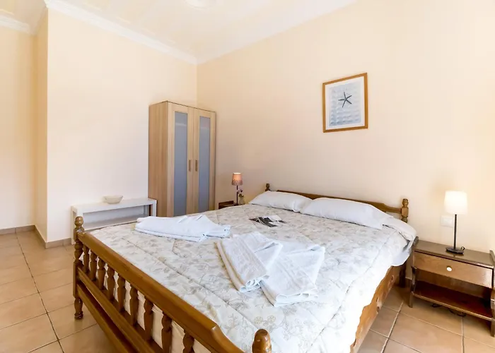 Captain Fotis 2 Pondi